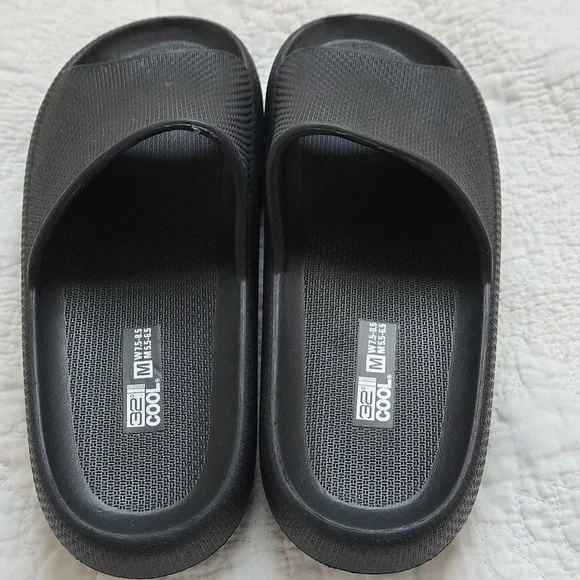 32° Degree Cool Black Open-Toe Slides - Picture 2 of 4